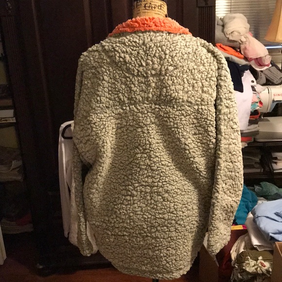 NWT Sherpa - Picture 2 of 4